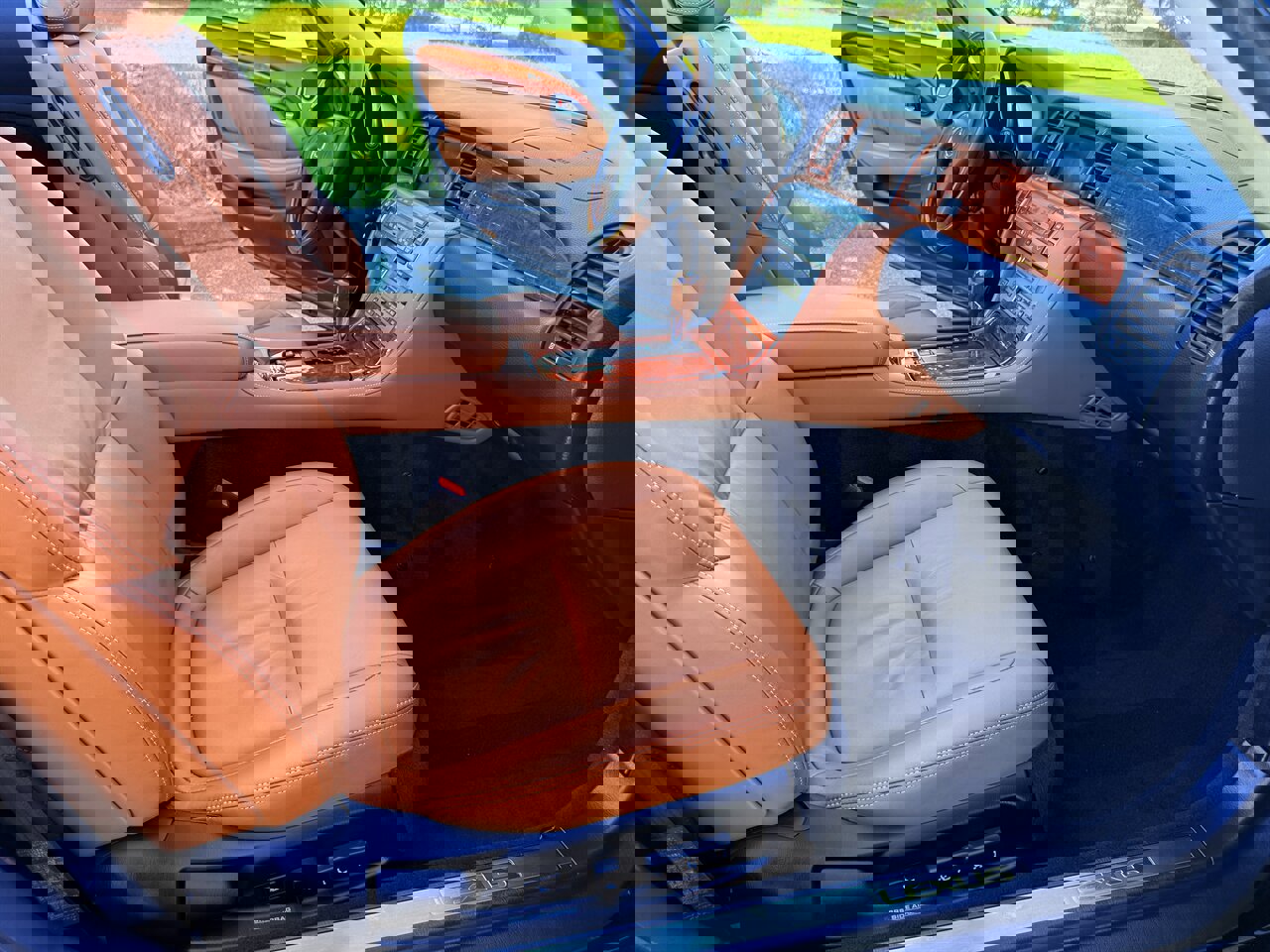 Used 2004 Lexus SC 430 Convertible image 8