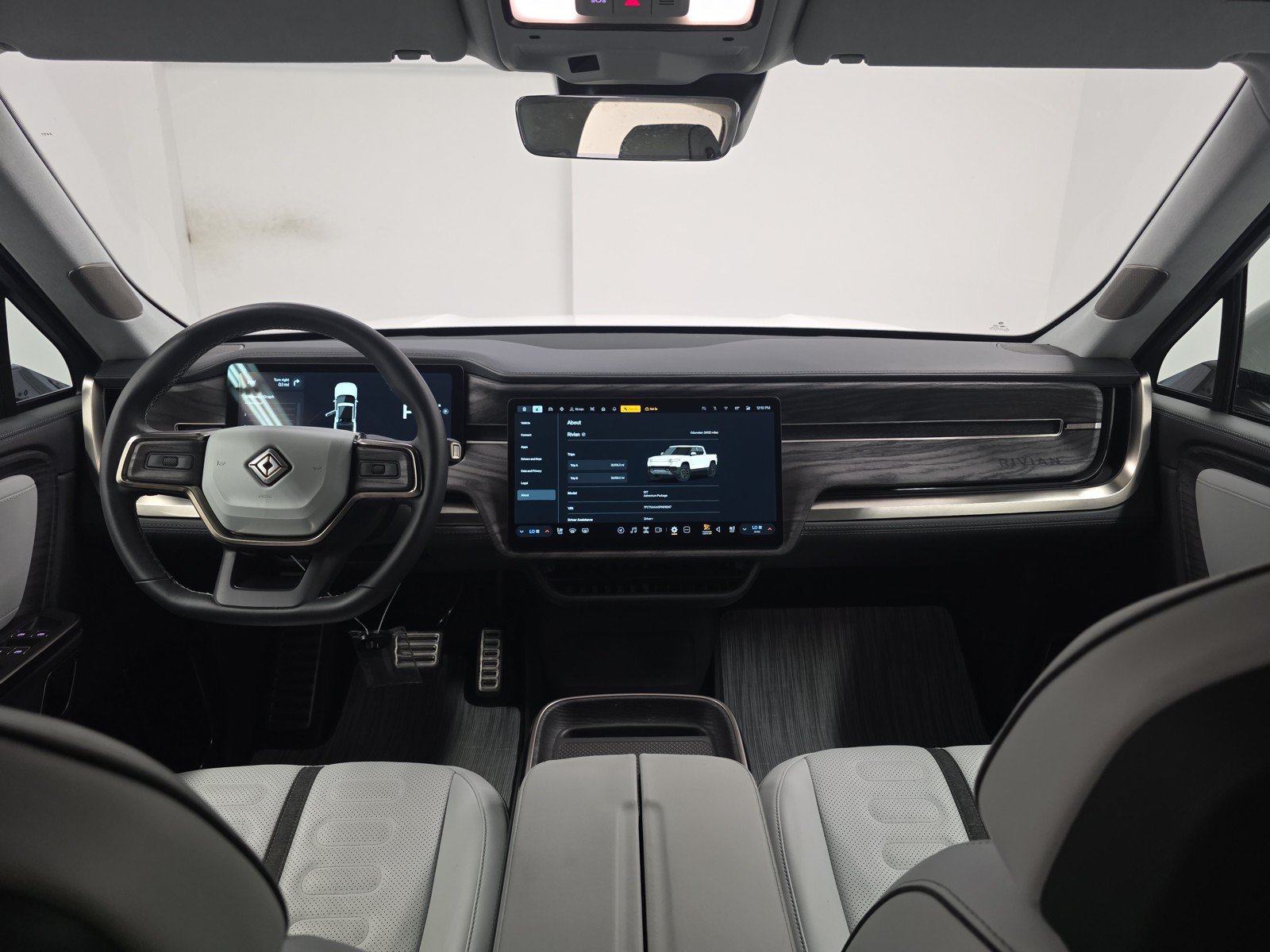 Used 2023 Rivian R1T Adventure AWD/4WD image 25