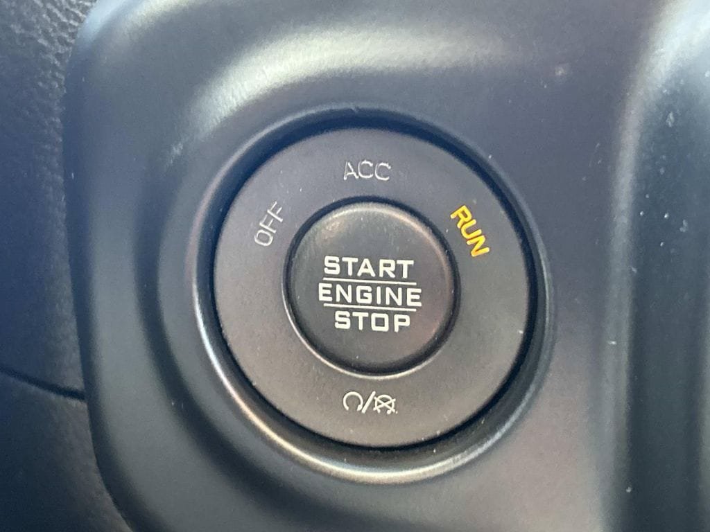 Used 2018 Jeep Wrangler Unlimited Rubicon w/ Dual Top Group AWD/4WD image 21