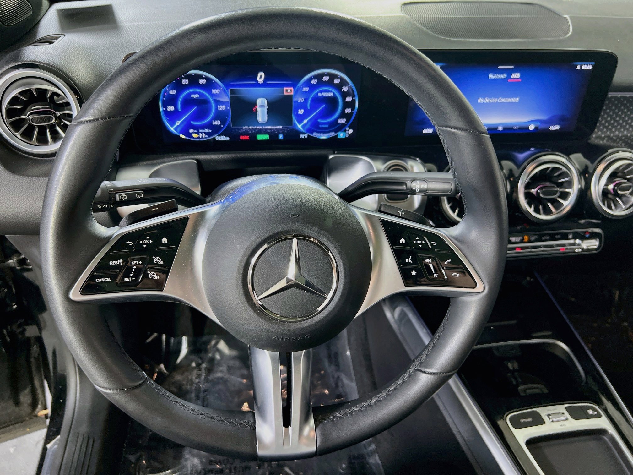 Used 2024 Mercedes-Benz EQB 300 4MATIC image 11