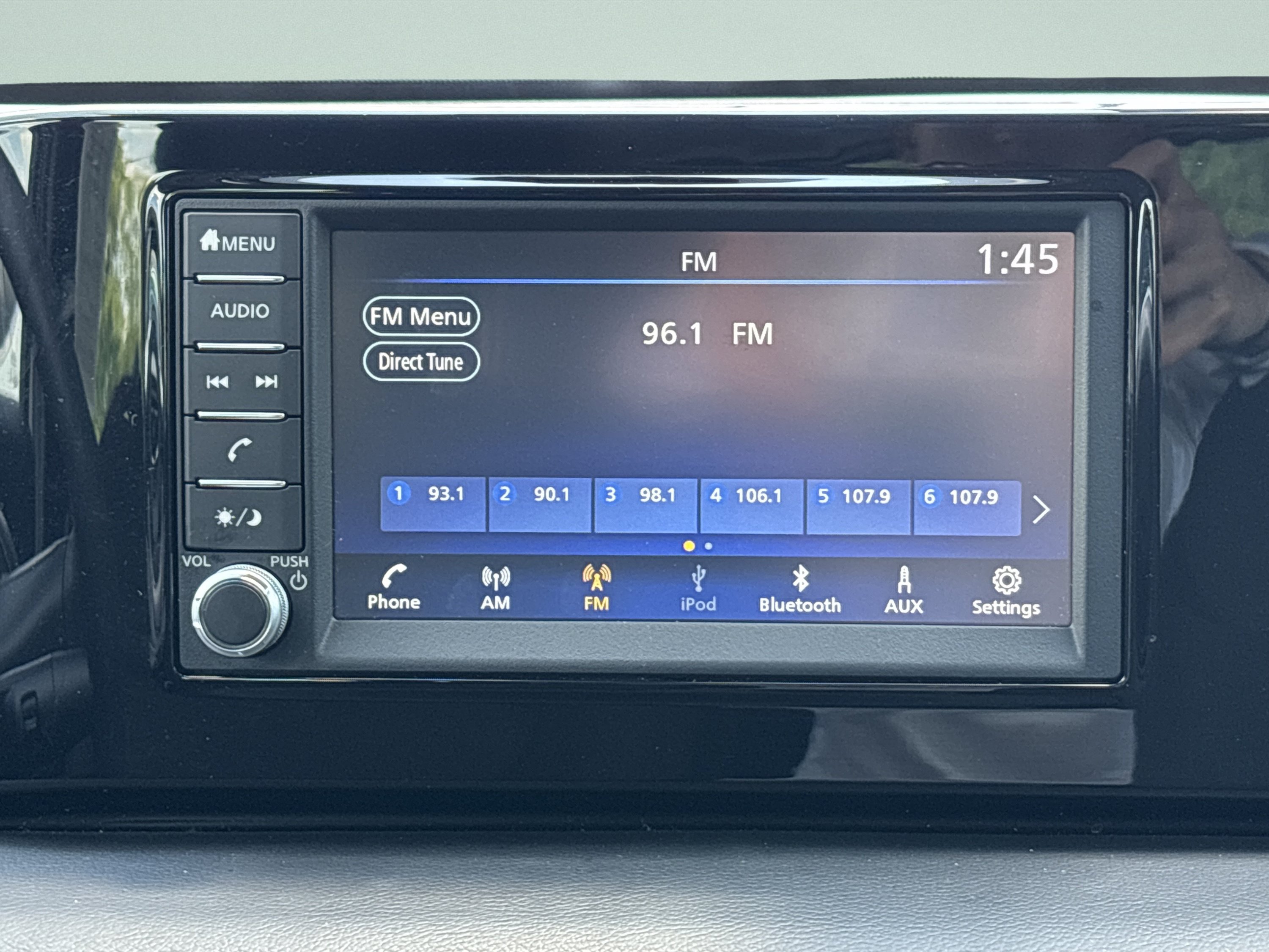 Used 2025 Nissan Kicks S AWD/4WD image 18