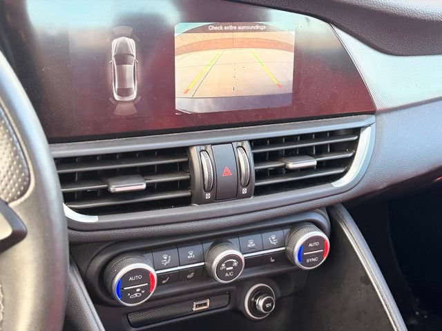 Used 2023 Alfa Romeo Giulia Veloce RWD image 17