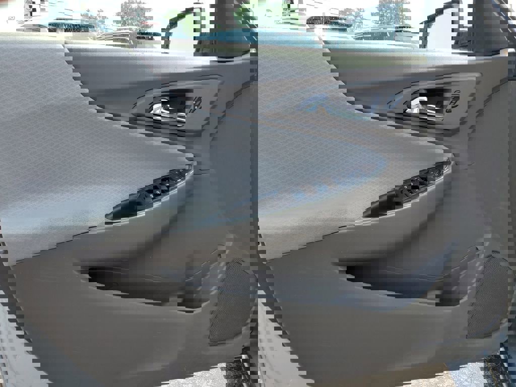 Used 2019 Chevrolet Malibu LT image 14