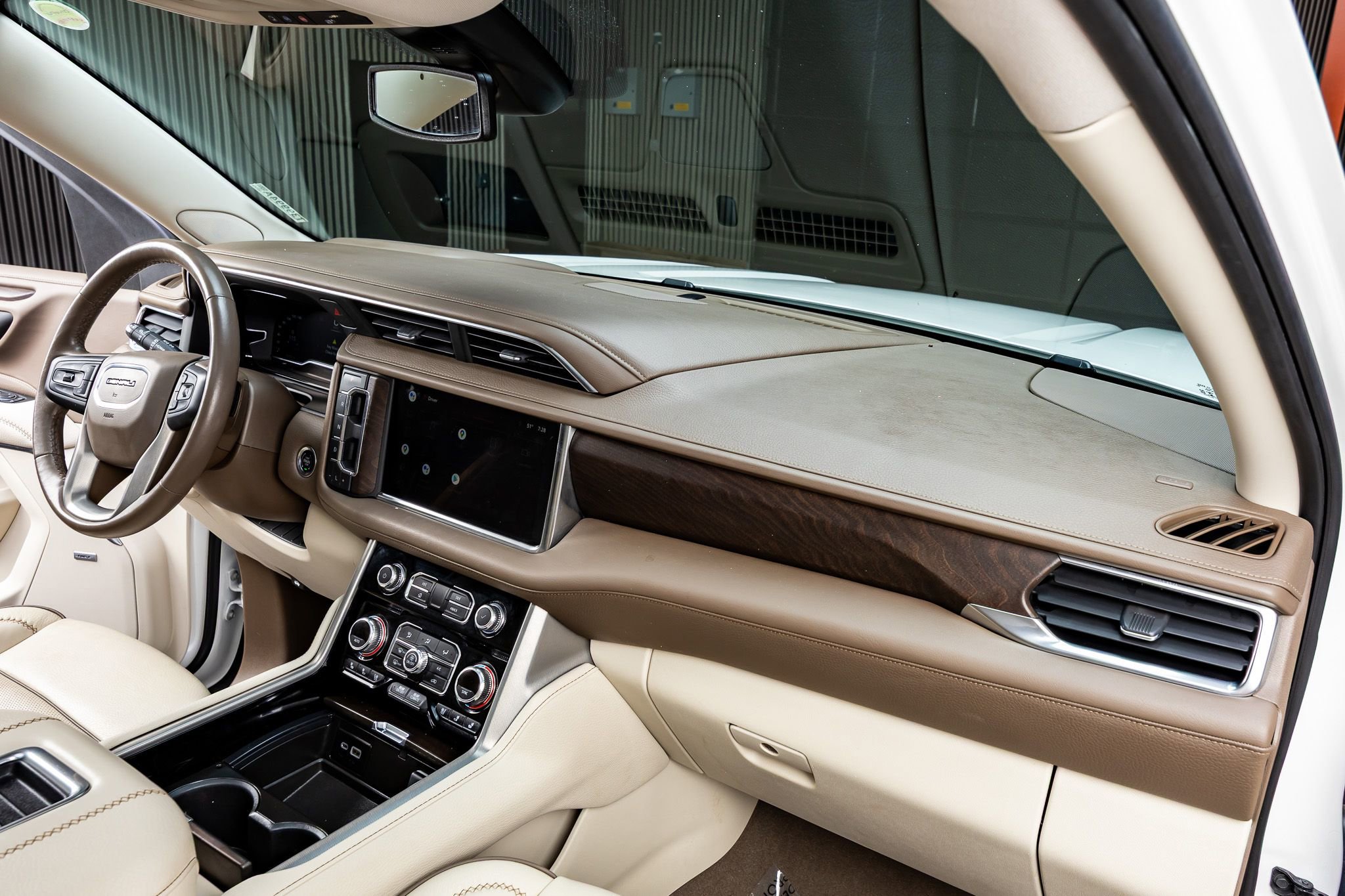 Used 2022 GMC Yukon XL Denali w/ Max Trailering Package image 18