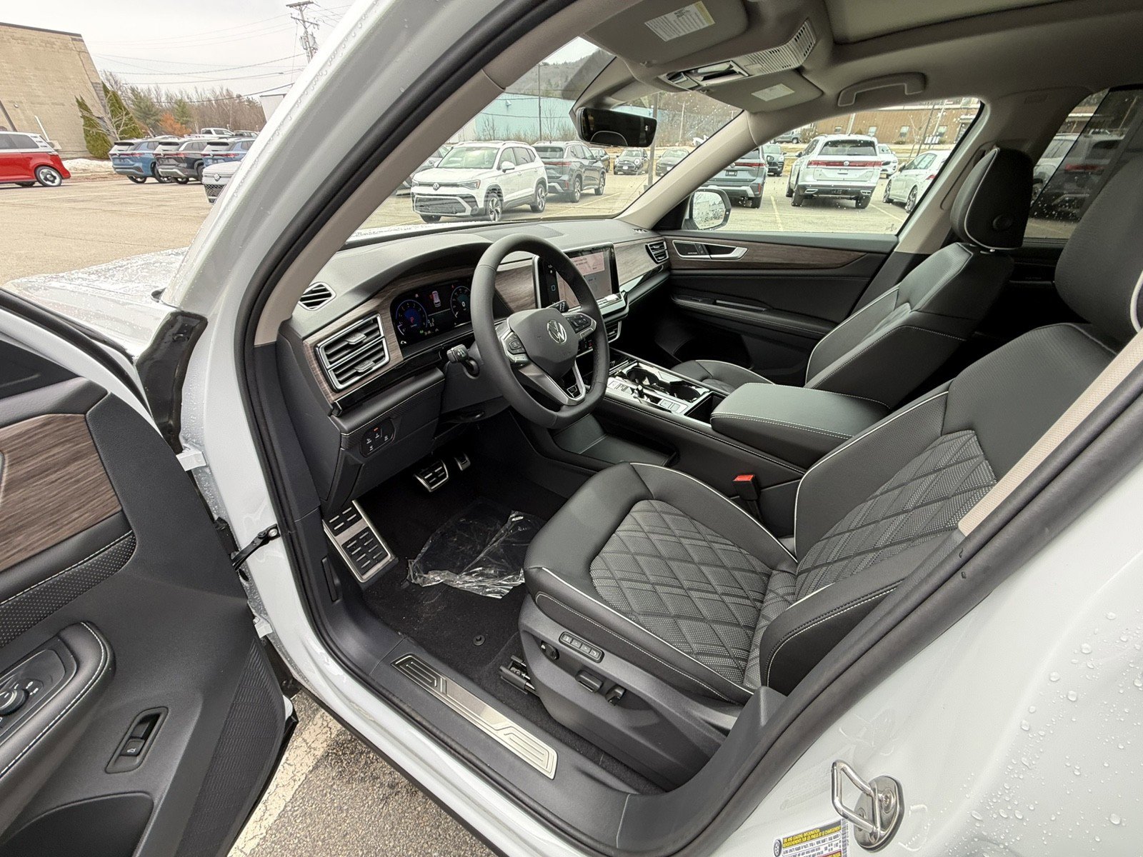 New 2026 Volkswagen Atlas SEL Premium R-Line image 10