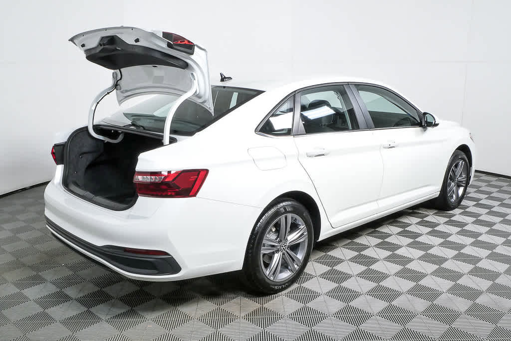 Used 2023 Volkswagen Jetta SE image 26