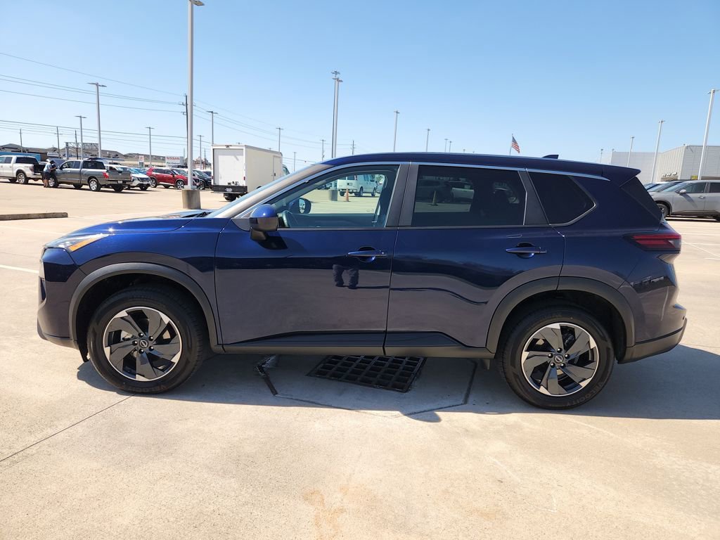 Used 2025 Nissan Rogue SV AWD/4WD image 8