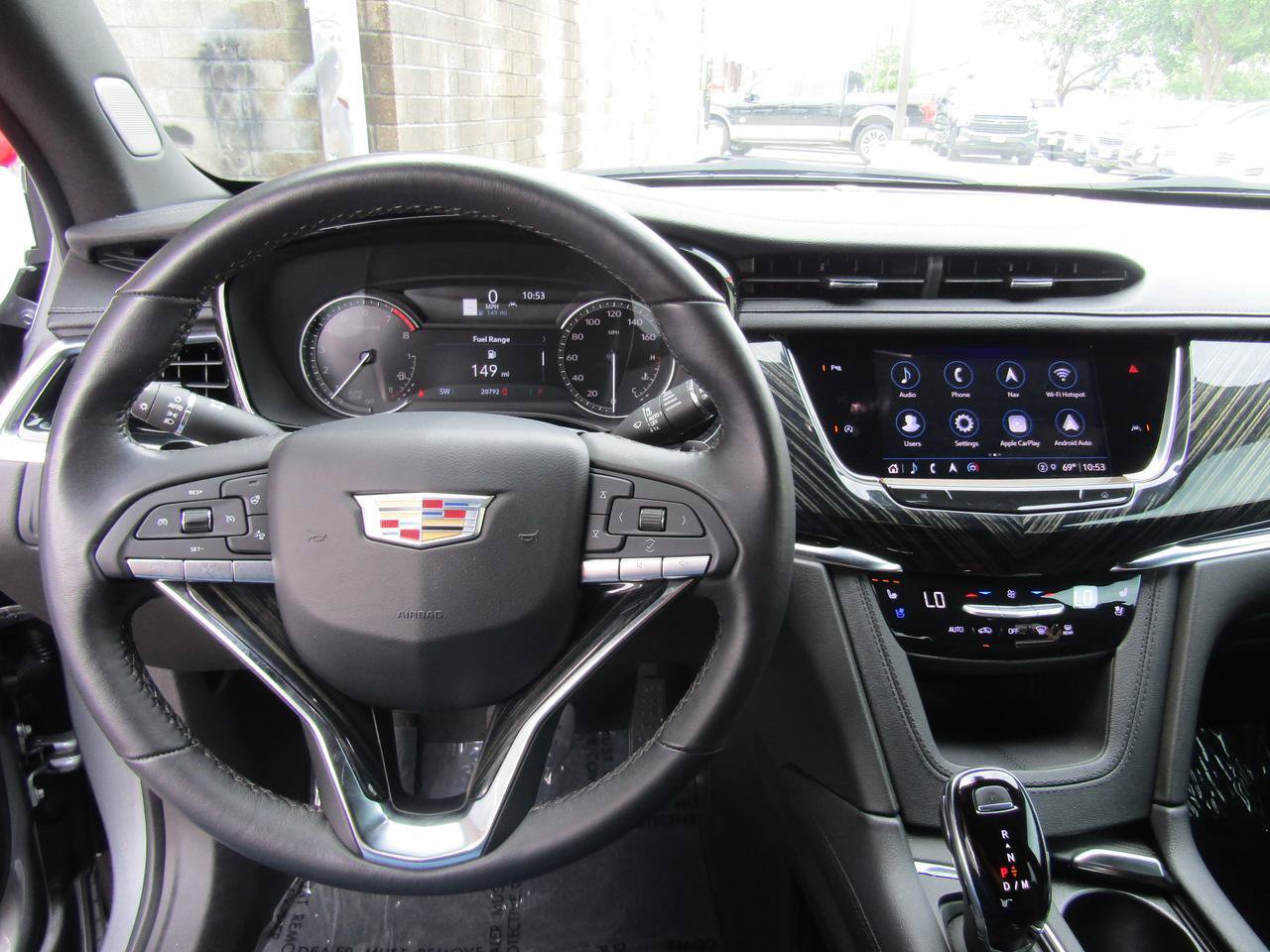 Used 2025 Cadillac XT6 Premium Luxury FWD image 18