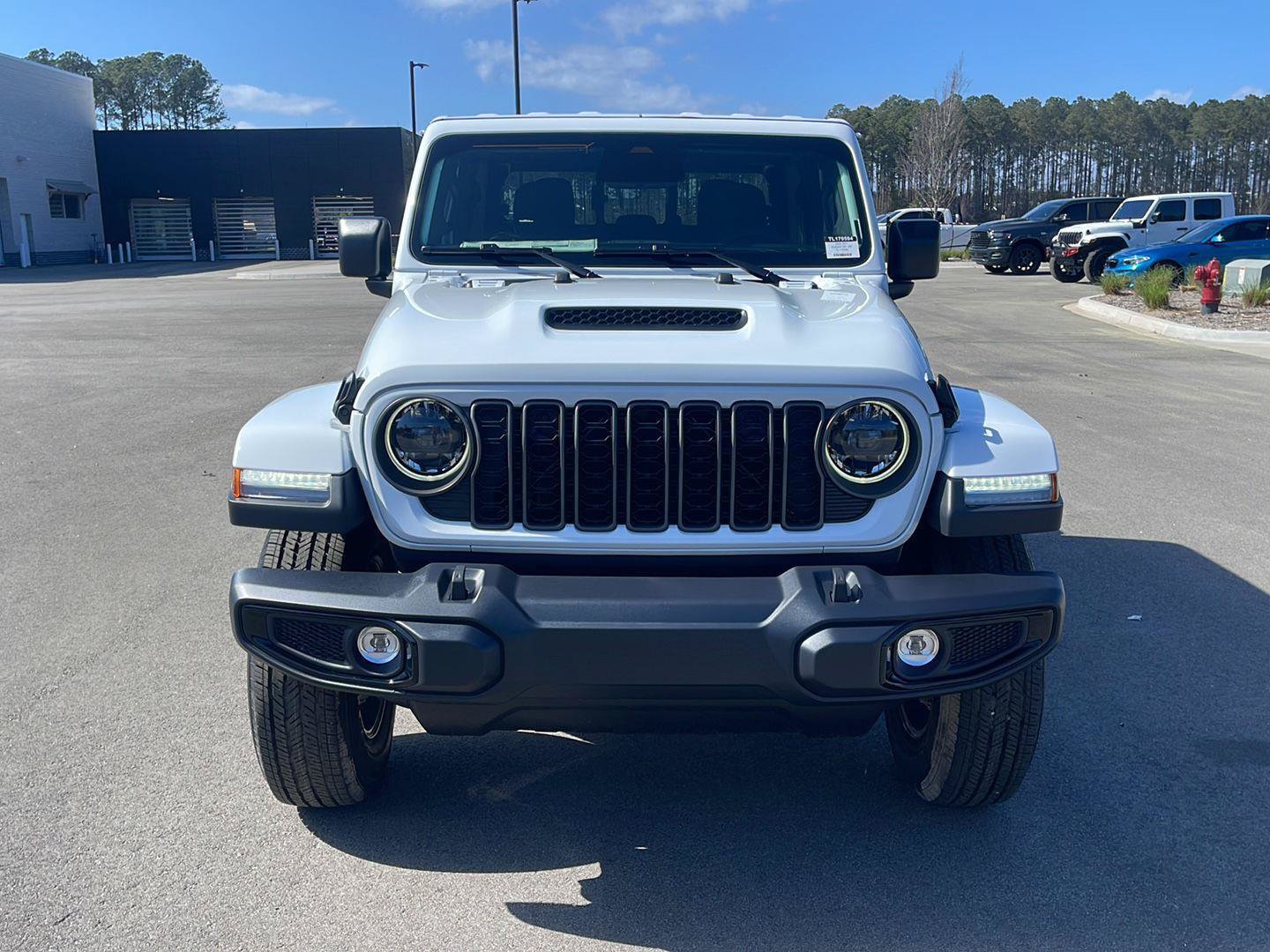 New 2026 Jeep Gladiator Sport AWD/4WD image 2