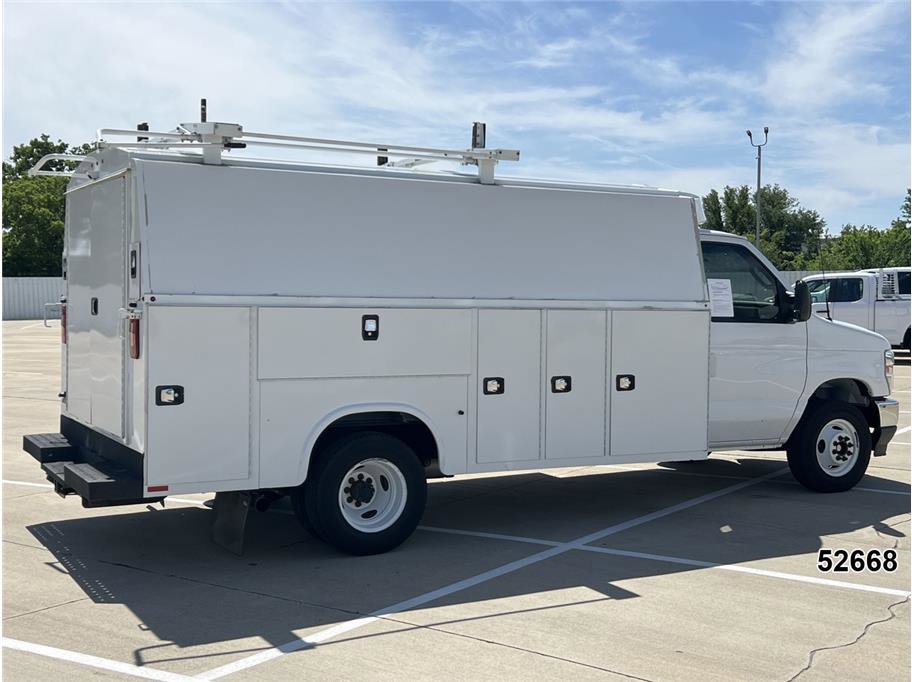 Used 2023 Ford E-450 and Econoline 450 Super Duty w/ Power Windows & Locks Group RWD image 2
