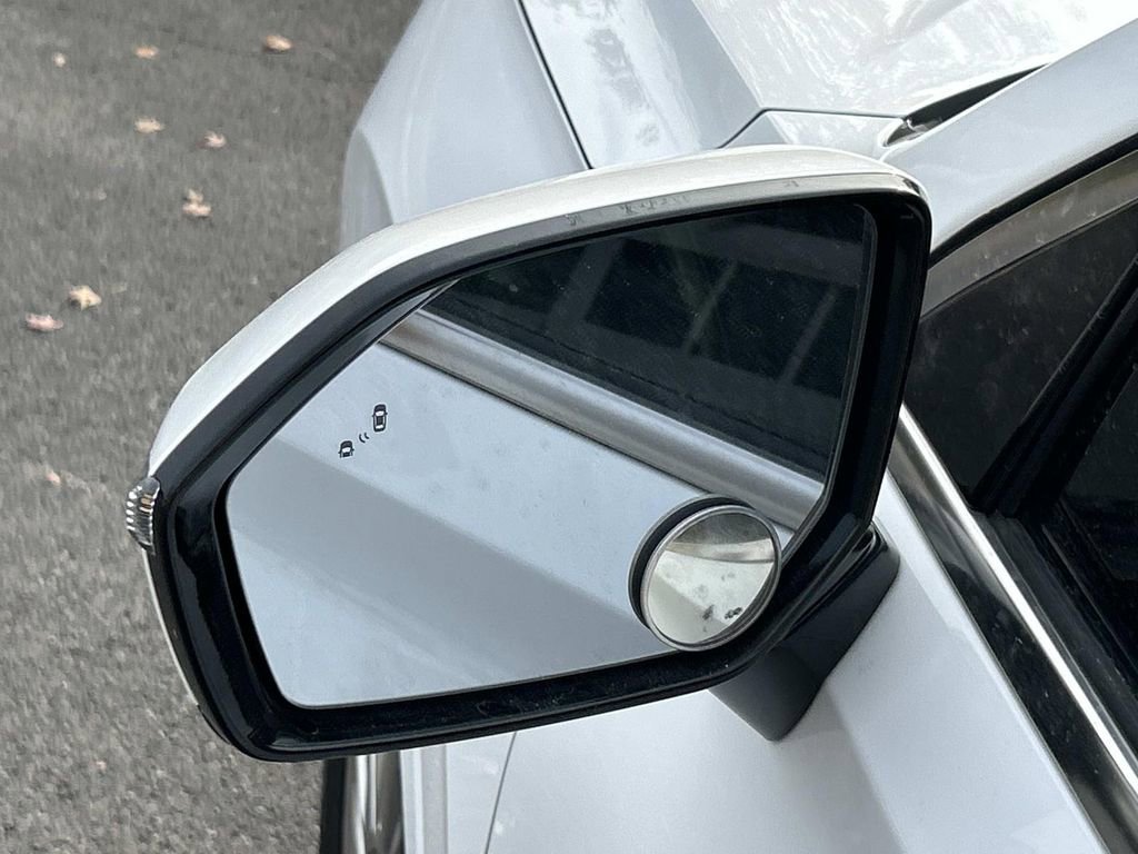 Used 2020 Hyundai Palisade Limited image 17