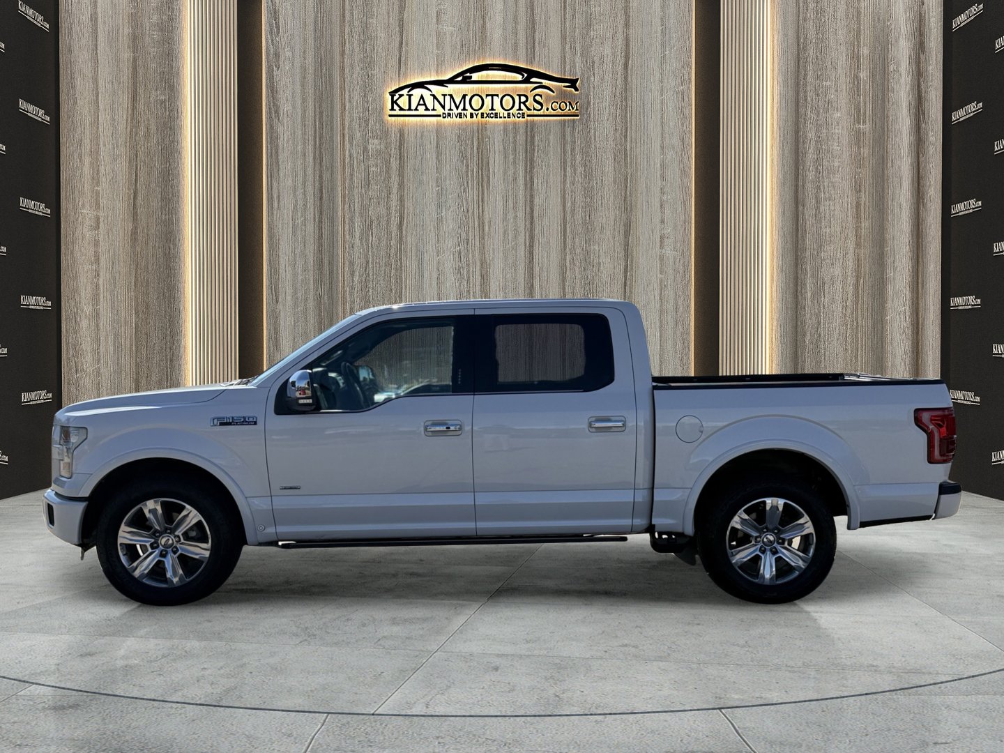 Used 2016 Ford F150 Platinum w/ Equipment Group 701A Luxury image 4