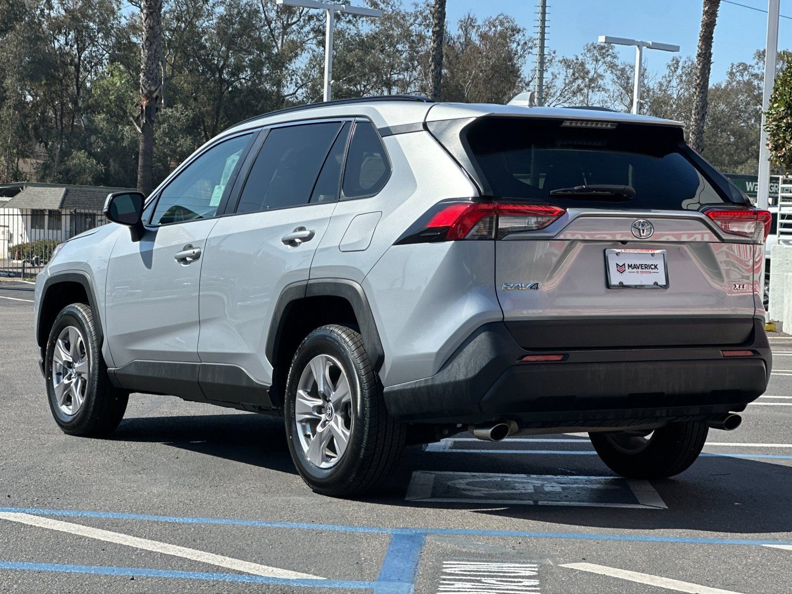 Used 2025 Toyota RAV4 XLE FWD image 3