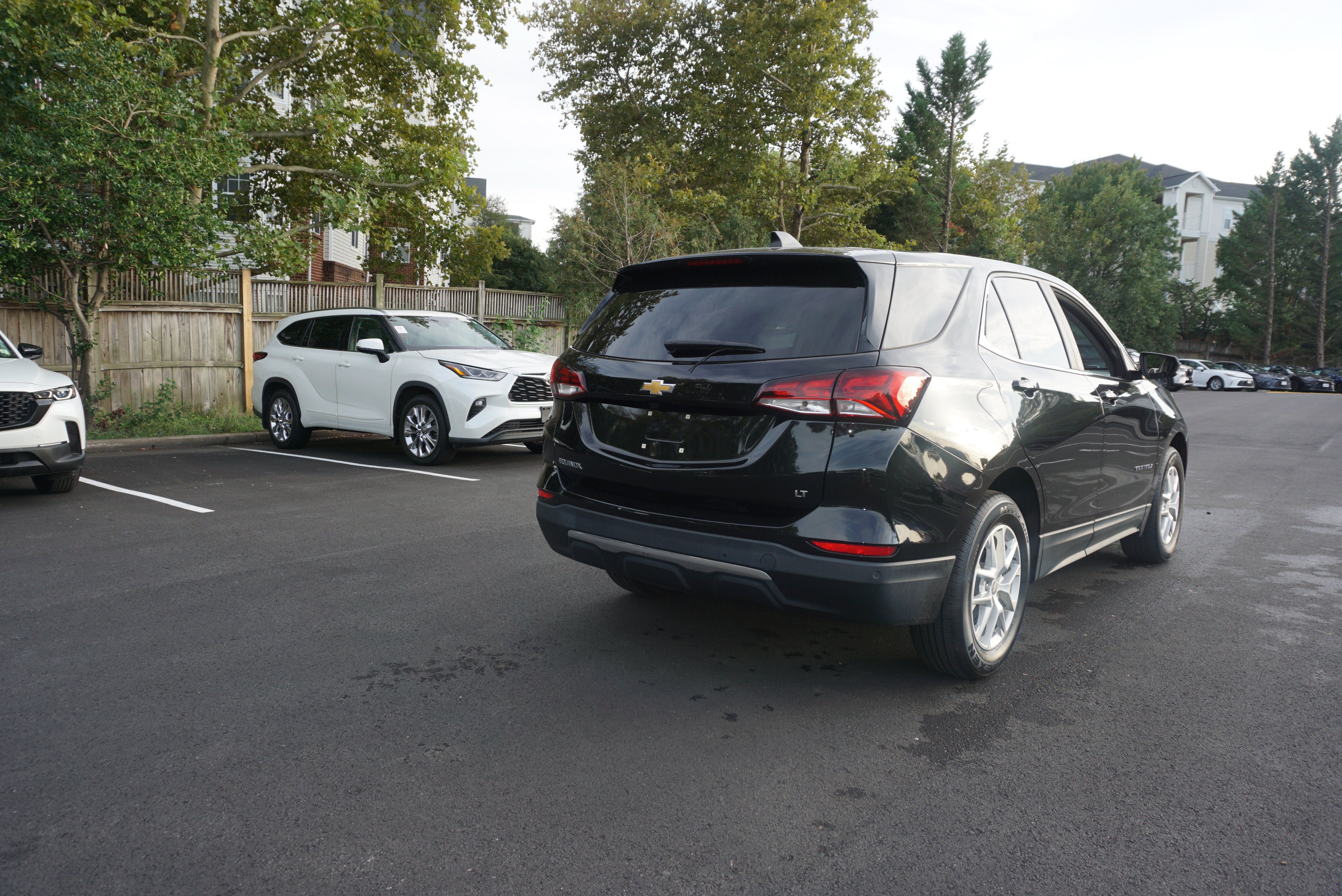 Used 2023 Chevrolet Equinox LT w/ Driver Convenience Package FWD image 4
