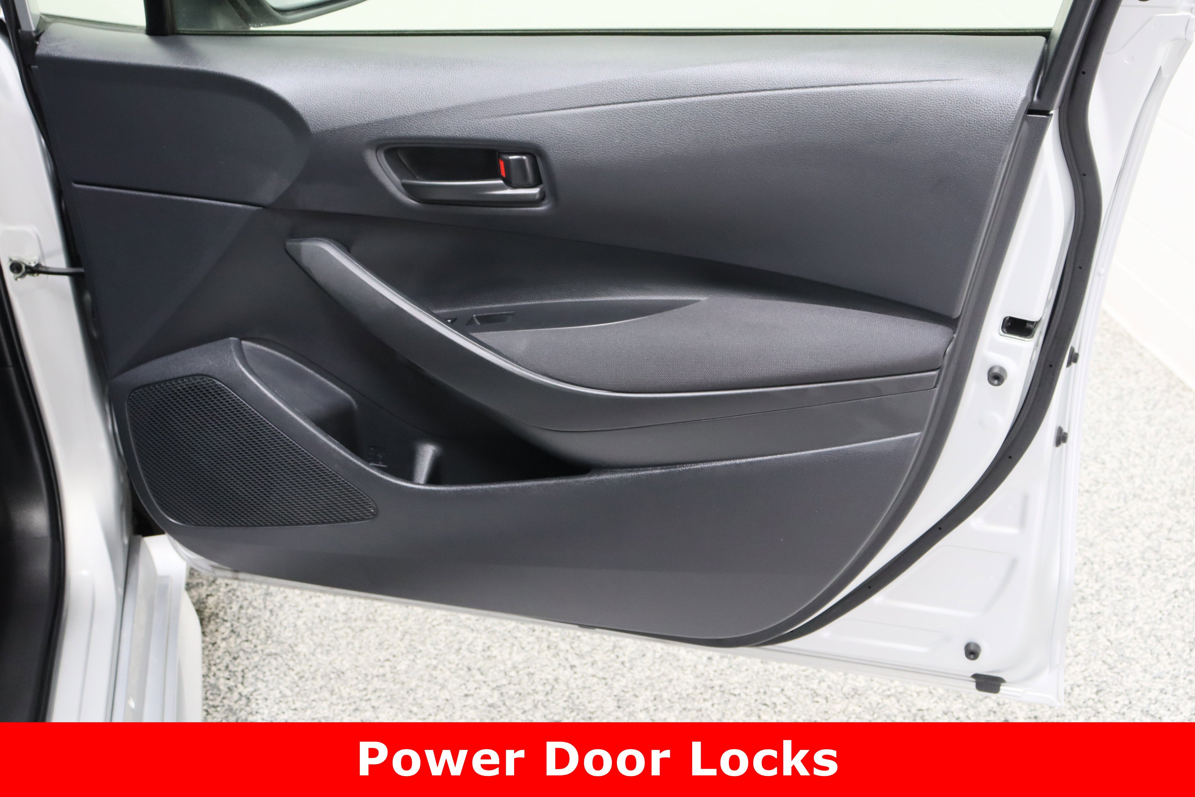 Used 2024 Toyota Corolla LE image 31