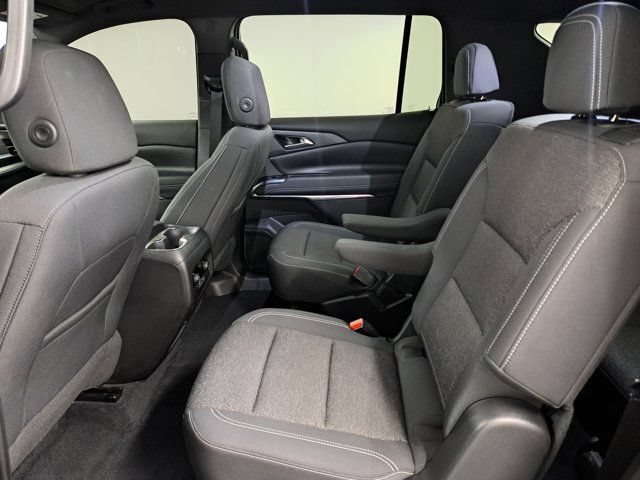 Used 2024 Chevrolet Traverse LT FWD image 17