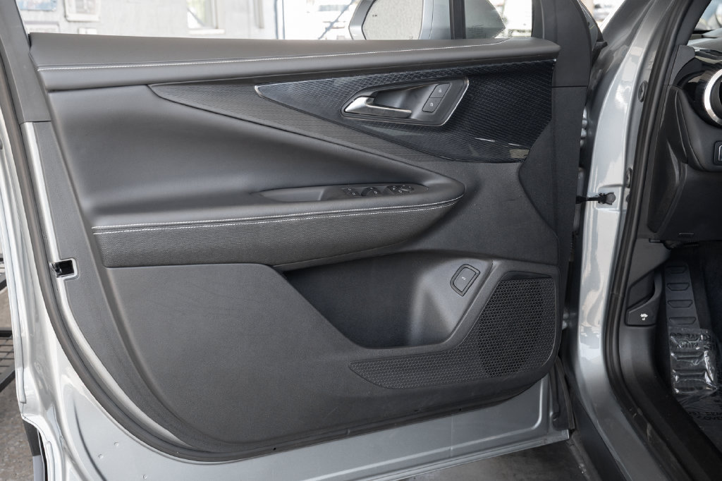 Used 2024 Chevrolet Blazer EV LT AWD/4WD image 17