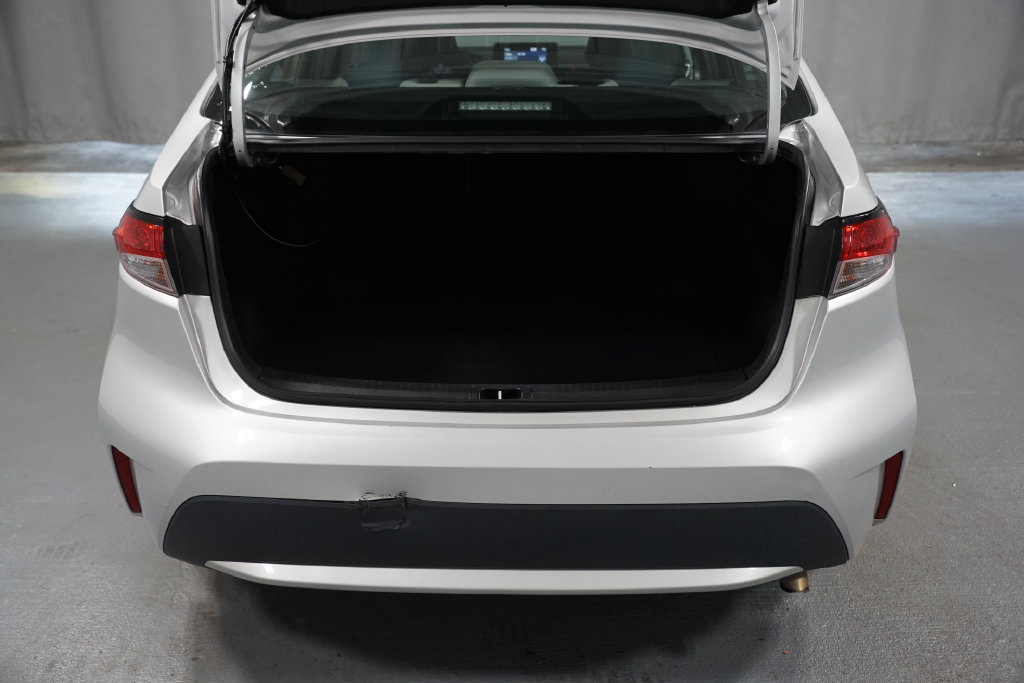 Certified 2022 Toyota Corolla LE FWD image 30