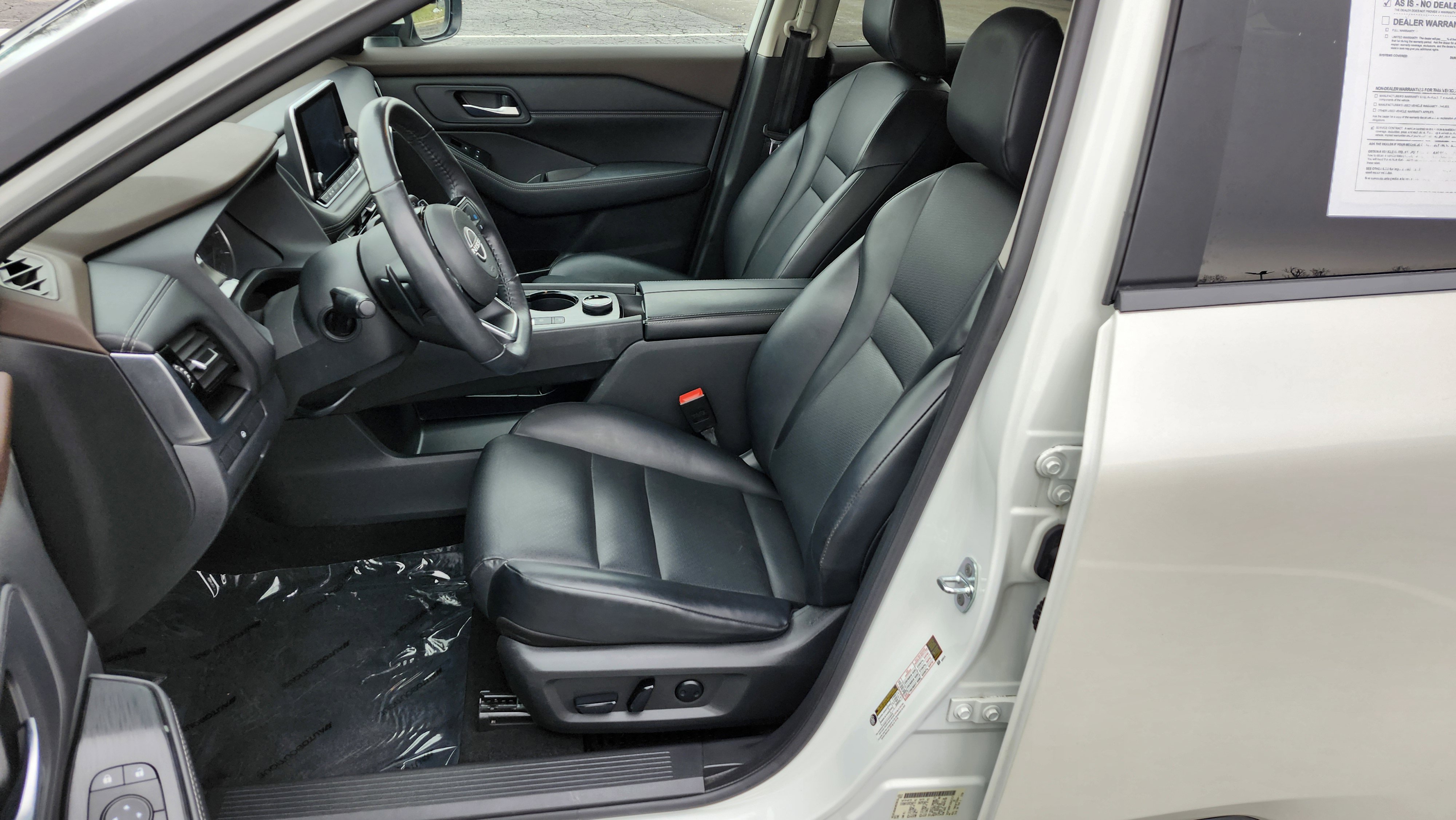 Used 2023 Nissan Rogue SV w/ SV Premium Package image 24