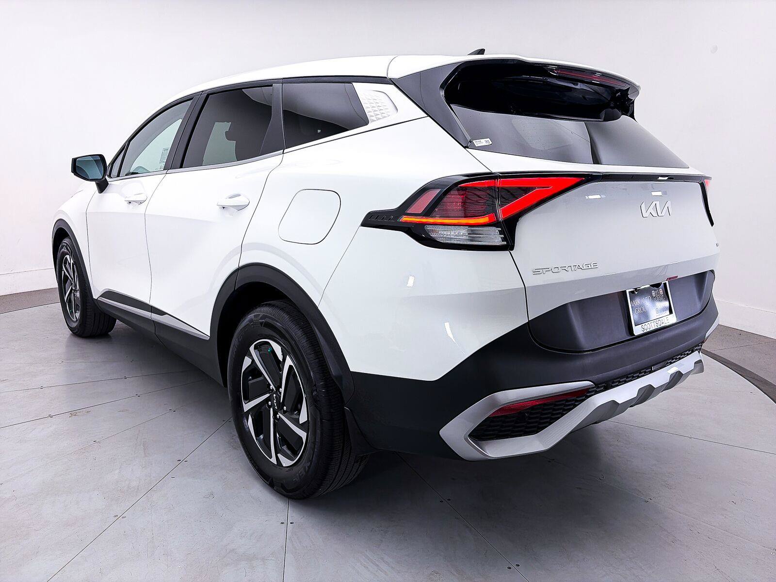 Used 2025 Kia Sportage LX FWD image 12