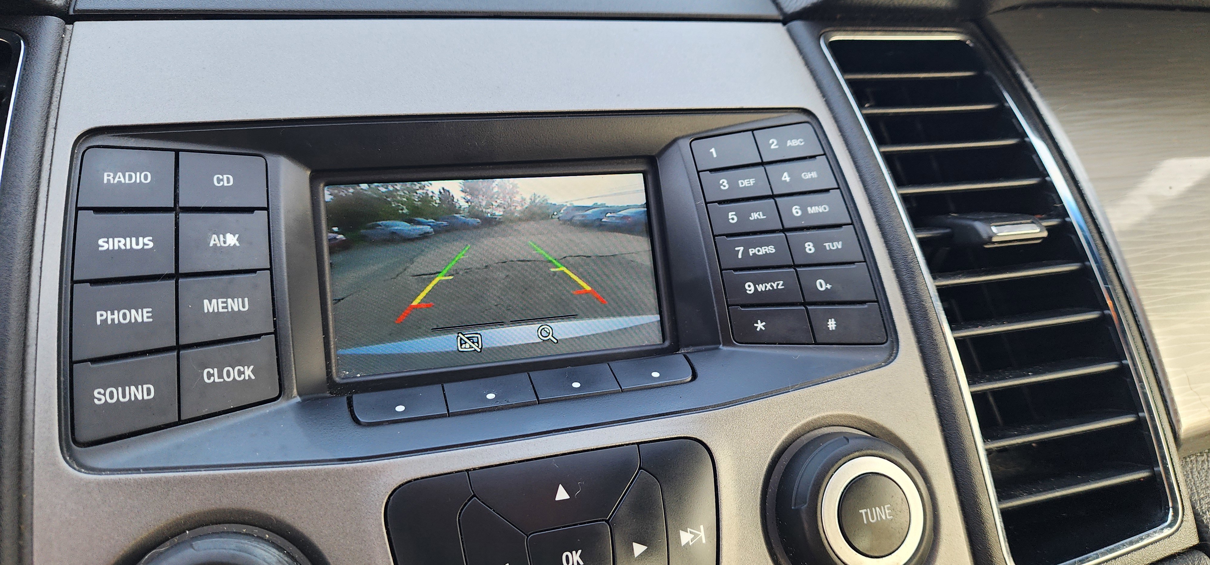 Used 2015 Ford Taurus SEL image 14