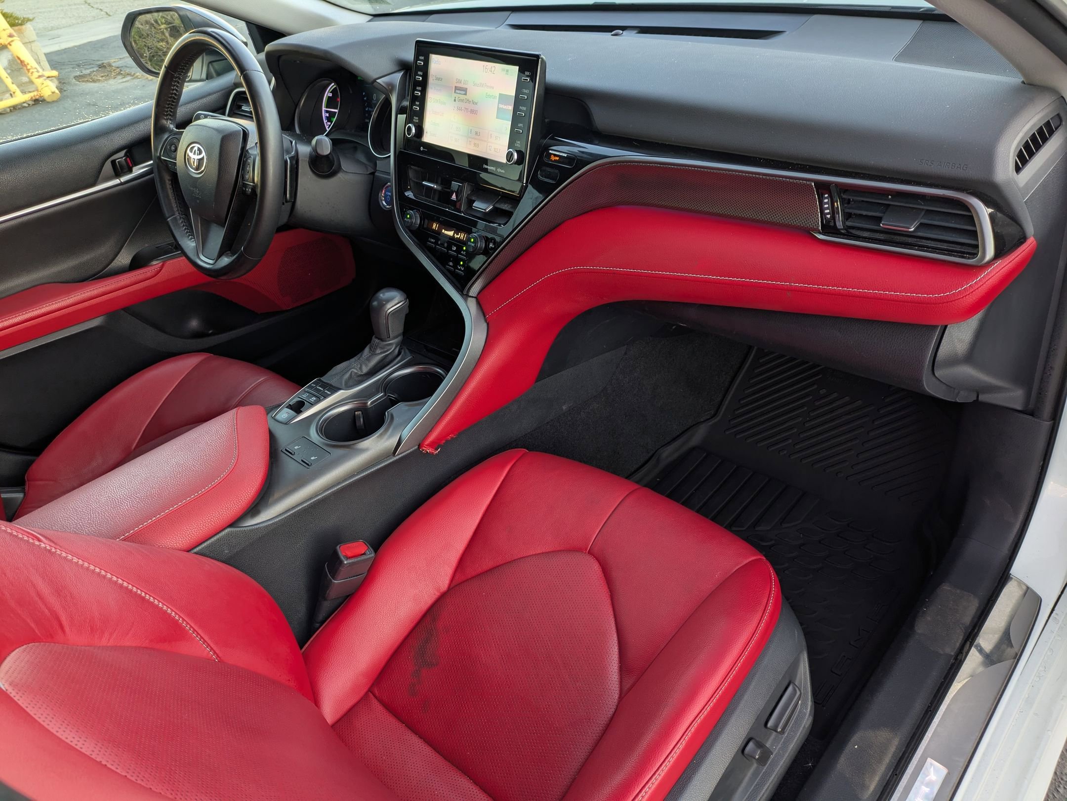 Used 2021 Toyota Camry XSE FWD image 10