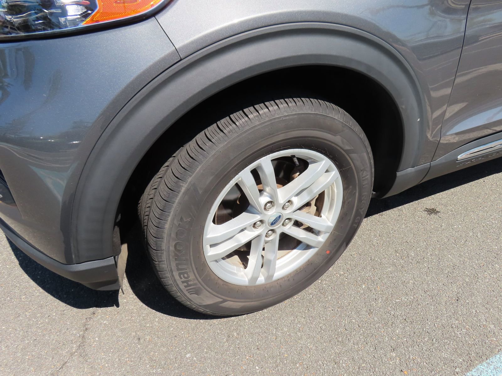 Used 2022 Ford Explorer XLT image 11