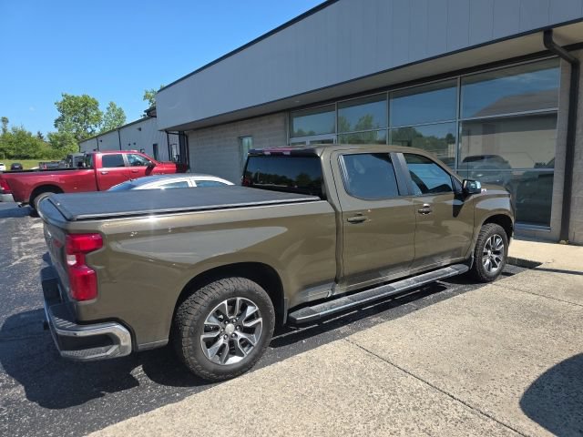 Used 2023 Chevrolet Silverado 1500 LT AWD/4WD image 2