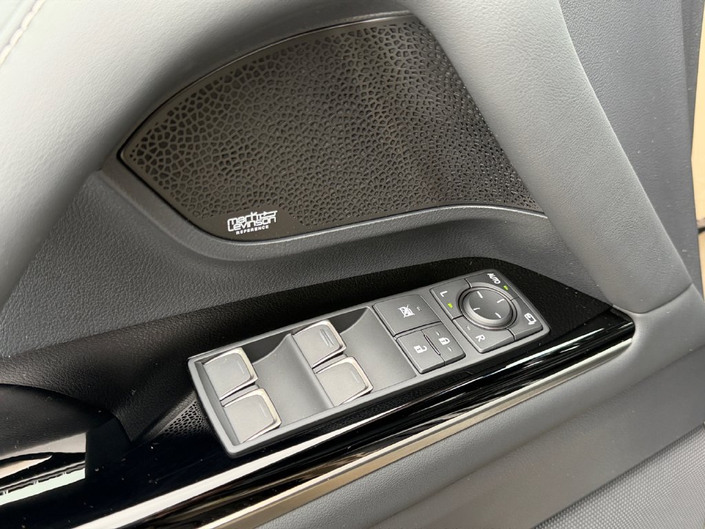 Certified 2025 Lexus LX 700h Overtrail AWD/4WD image 18