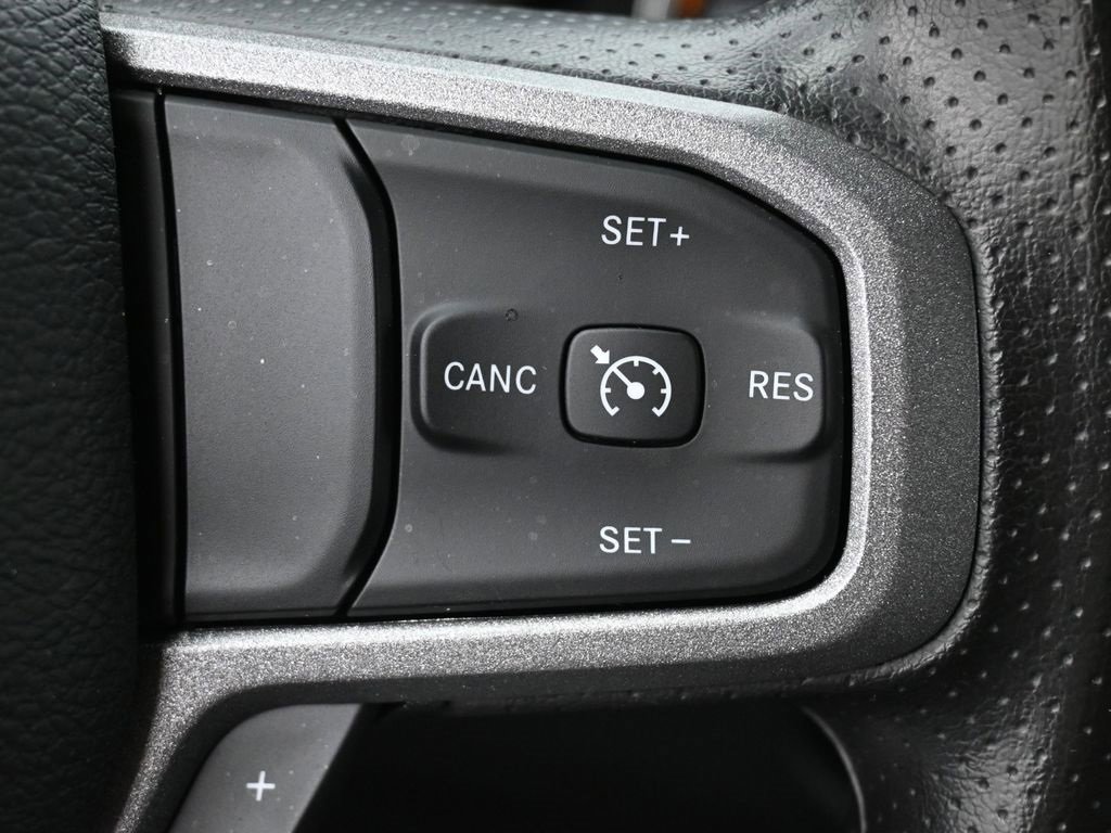 Used 2024 RAM 2500 Tradesman w/ Chrome Appearance Group image 18