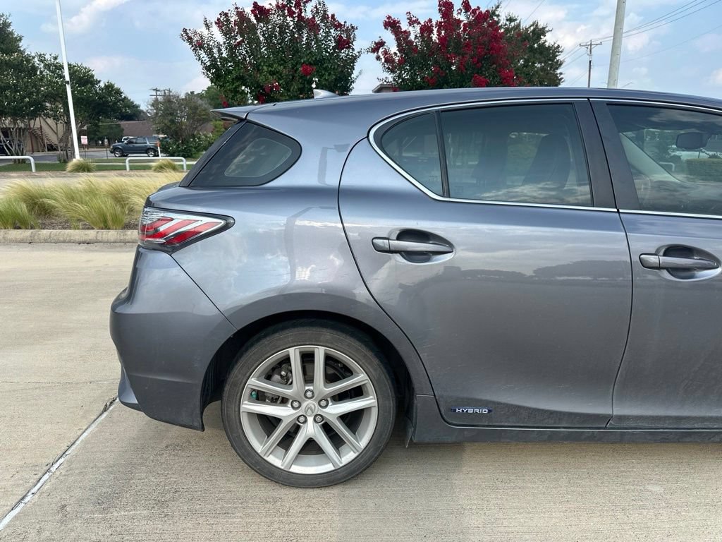 Used 2017 Lexus CT 200h w/ Accessory Package 2 FWD image 10