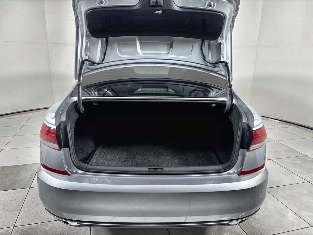 Used 2020 Volkswagen Passat 2.0T SE w/ Sunroof Package FWD image 20