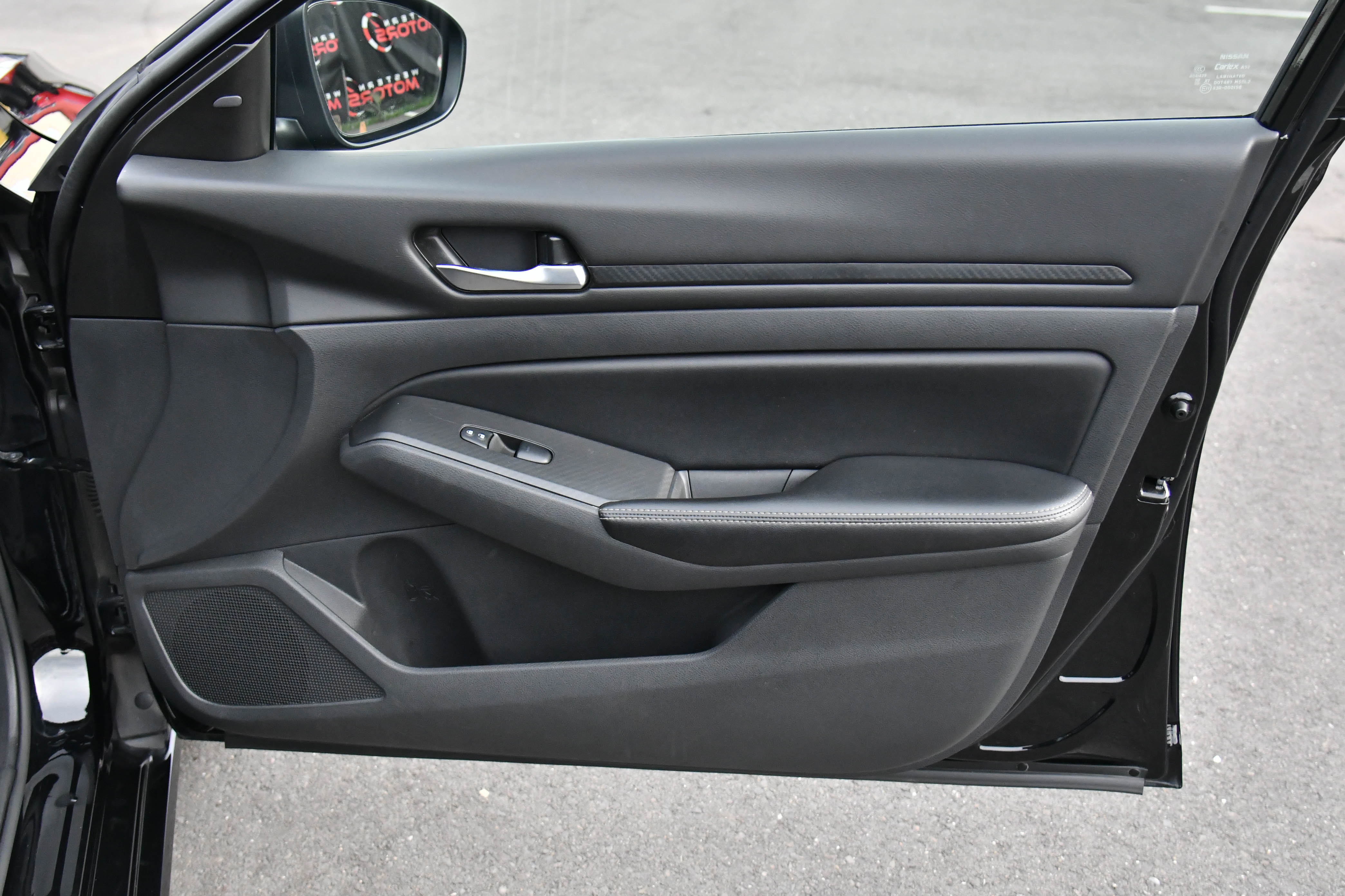 Used 2024 Nissan Altima 2.5 SV image 39