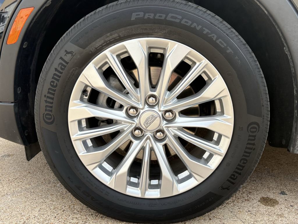 Used 2024 Cadillac XT4 Luxury w/ Cold Weather Package image 9
