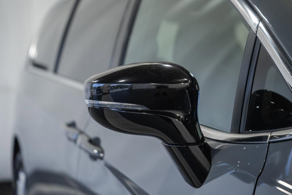 Used 2025 Chrysler Pacifica Select FWD image 17