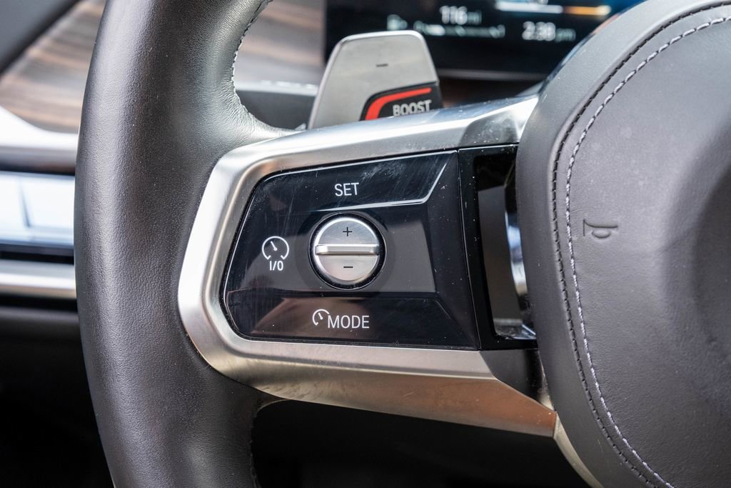 Used 2023 BMW 740i w/ Parking Assistance Package image 21