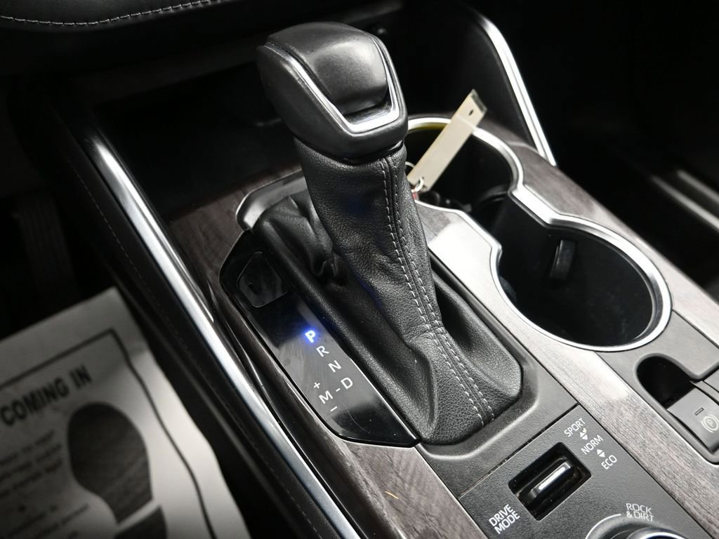 Used 2022 Toyota Highlander Limited image 26