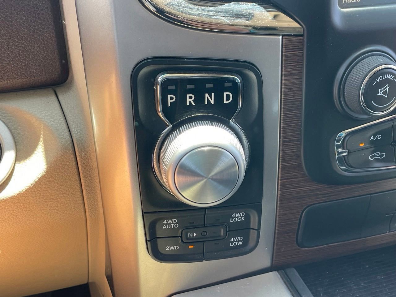 Used 2016 RAM 1500 Laramie w/ Convenience Group AWD/4WD image 9