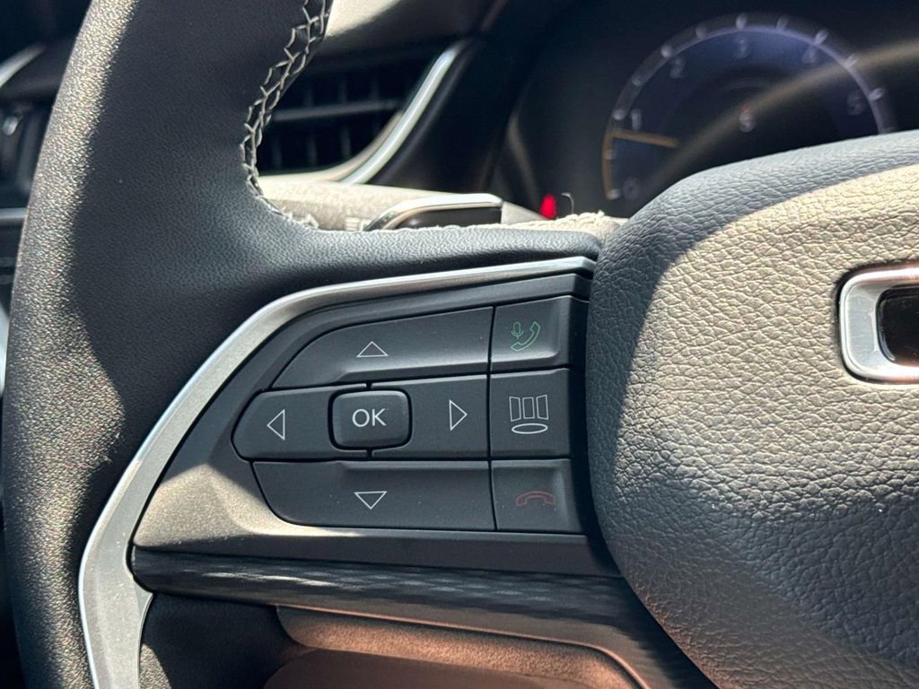 New 2025 Jeep Grand Cherokee L Altitude image 18