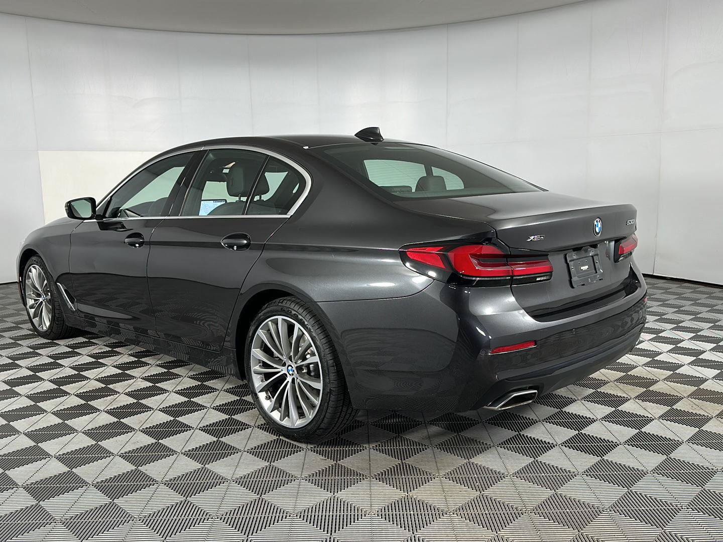 Used 2023 BMW 530i xDrive w/ Convenience Package AWD/4WD image 22