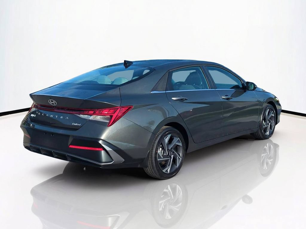 New 2026 Hyundai Elantra Limited FWD image 5