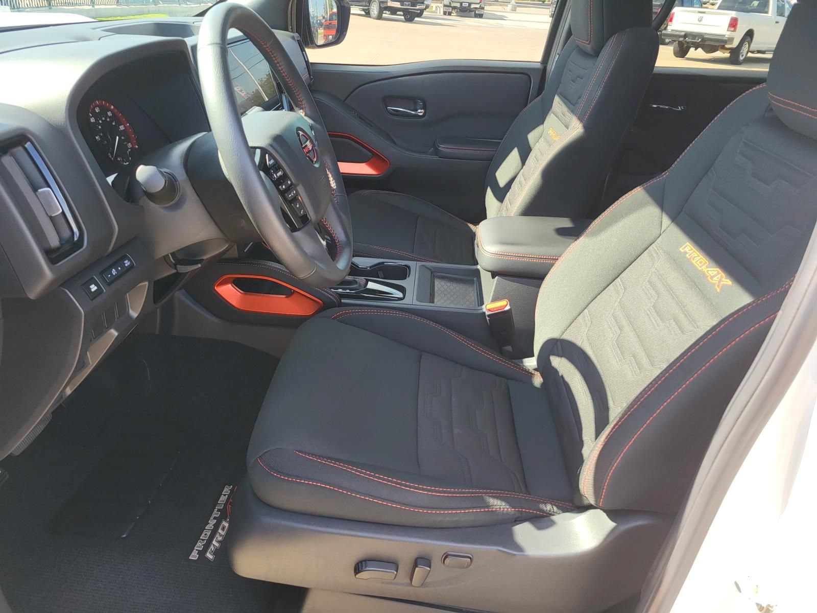 Used 2025 Nissan Frontier PRO-4X AWD/4WD image 22