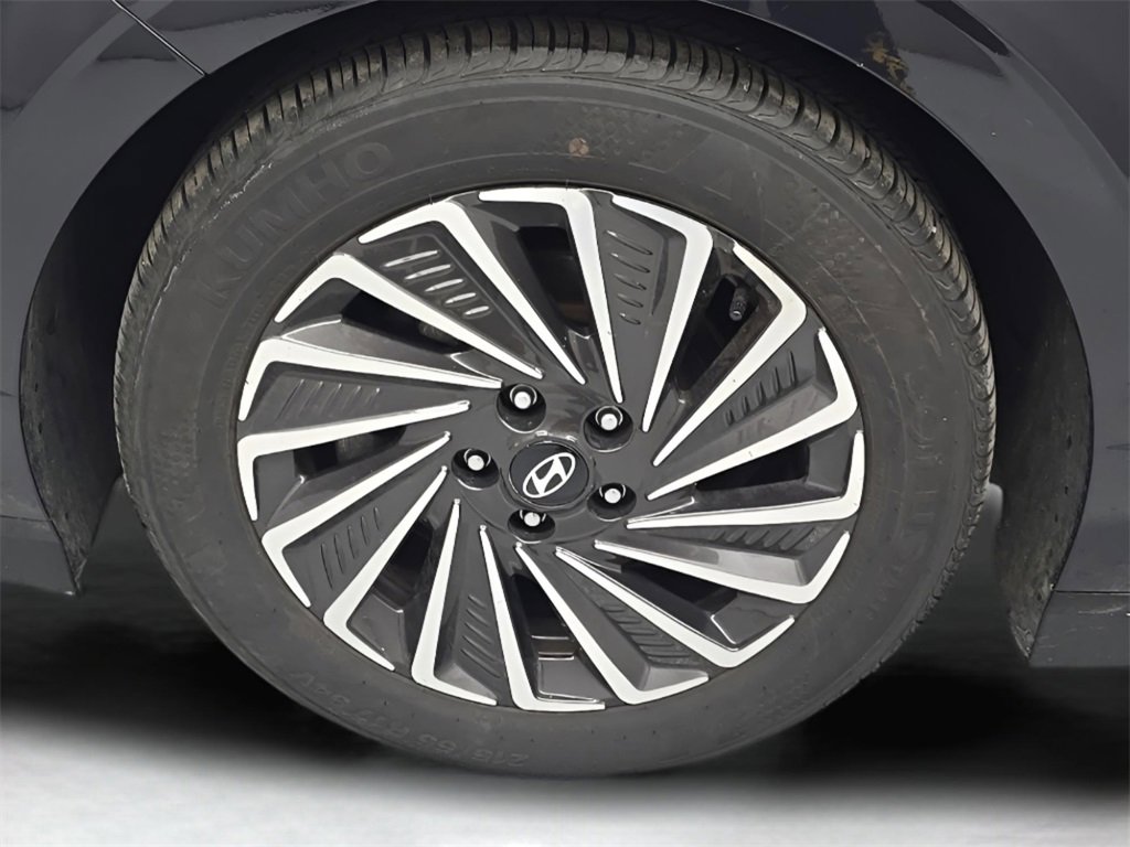 Certified 2025 Hyundai Sonata SEL image 30