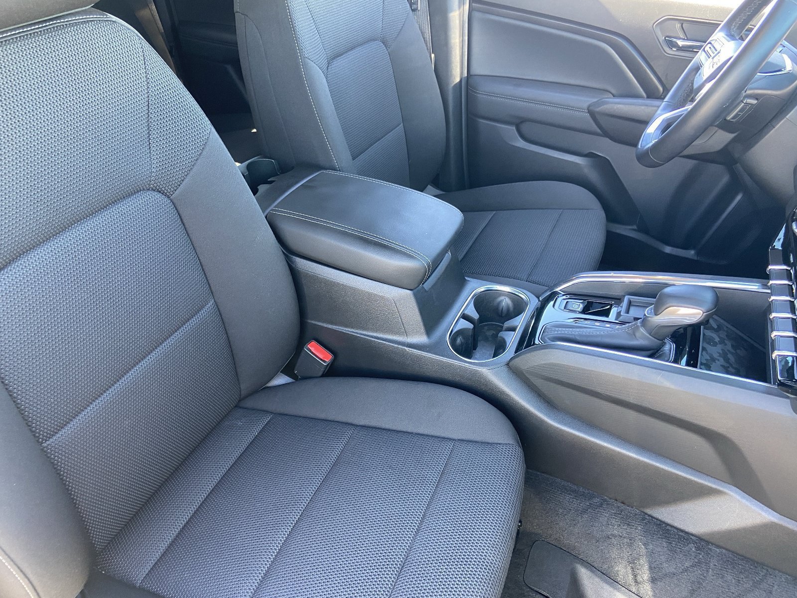 Certified 2025 GMC Canyon Elevation w/ Technology Package RWD image 10