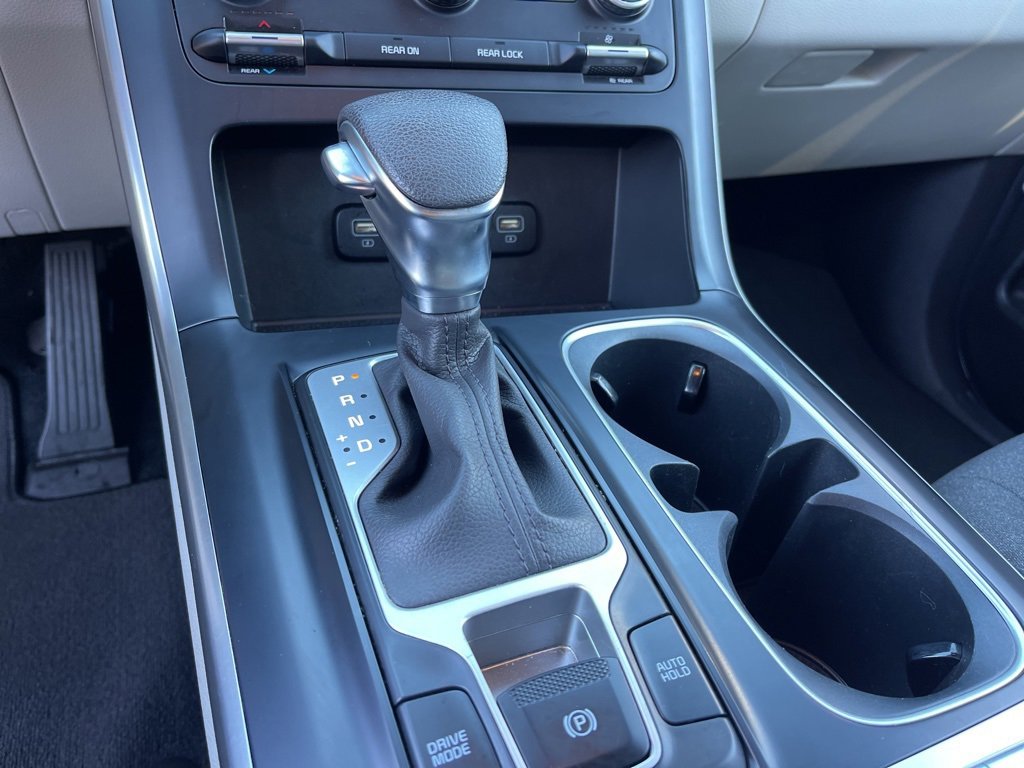 Certified 2023 Kia Carnival LX image 14