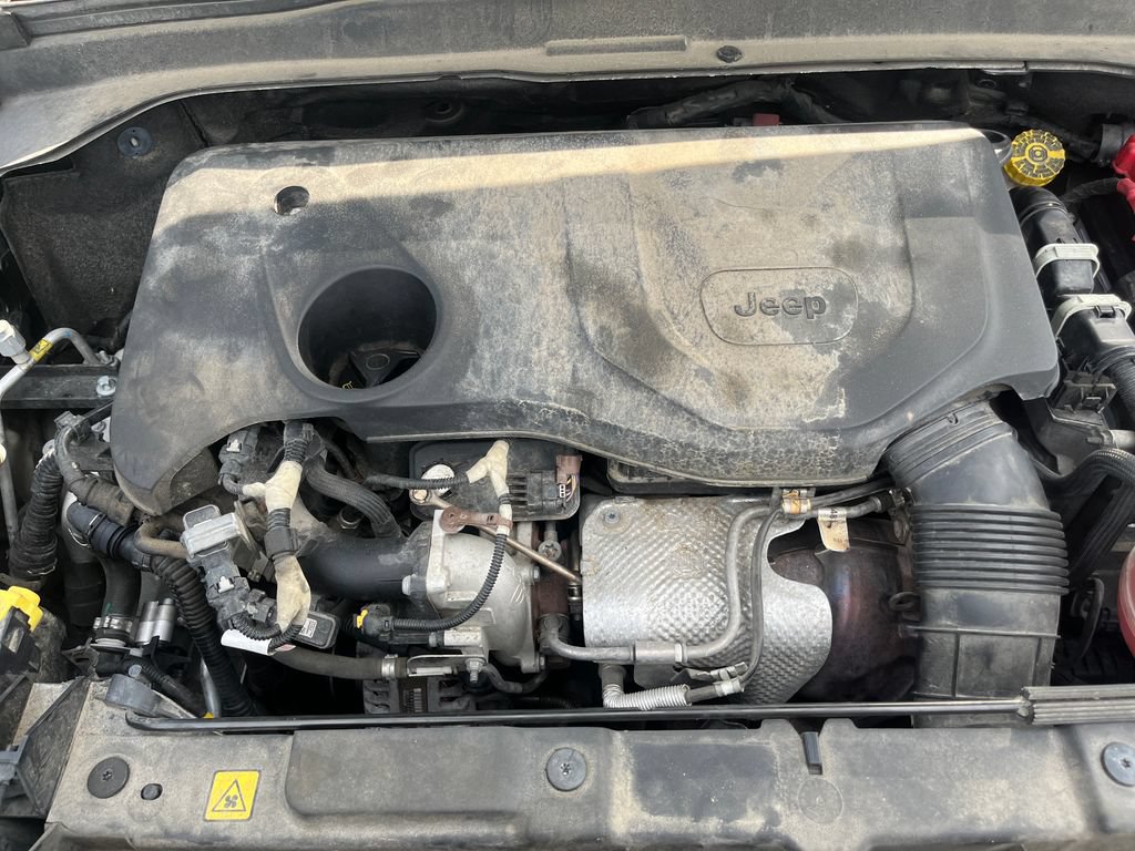 Used 2019 Jeep Renegade Latitude w/ Cold Weather Group AWD/4WD image 19