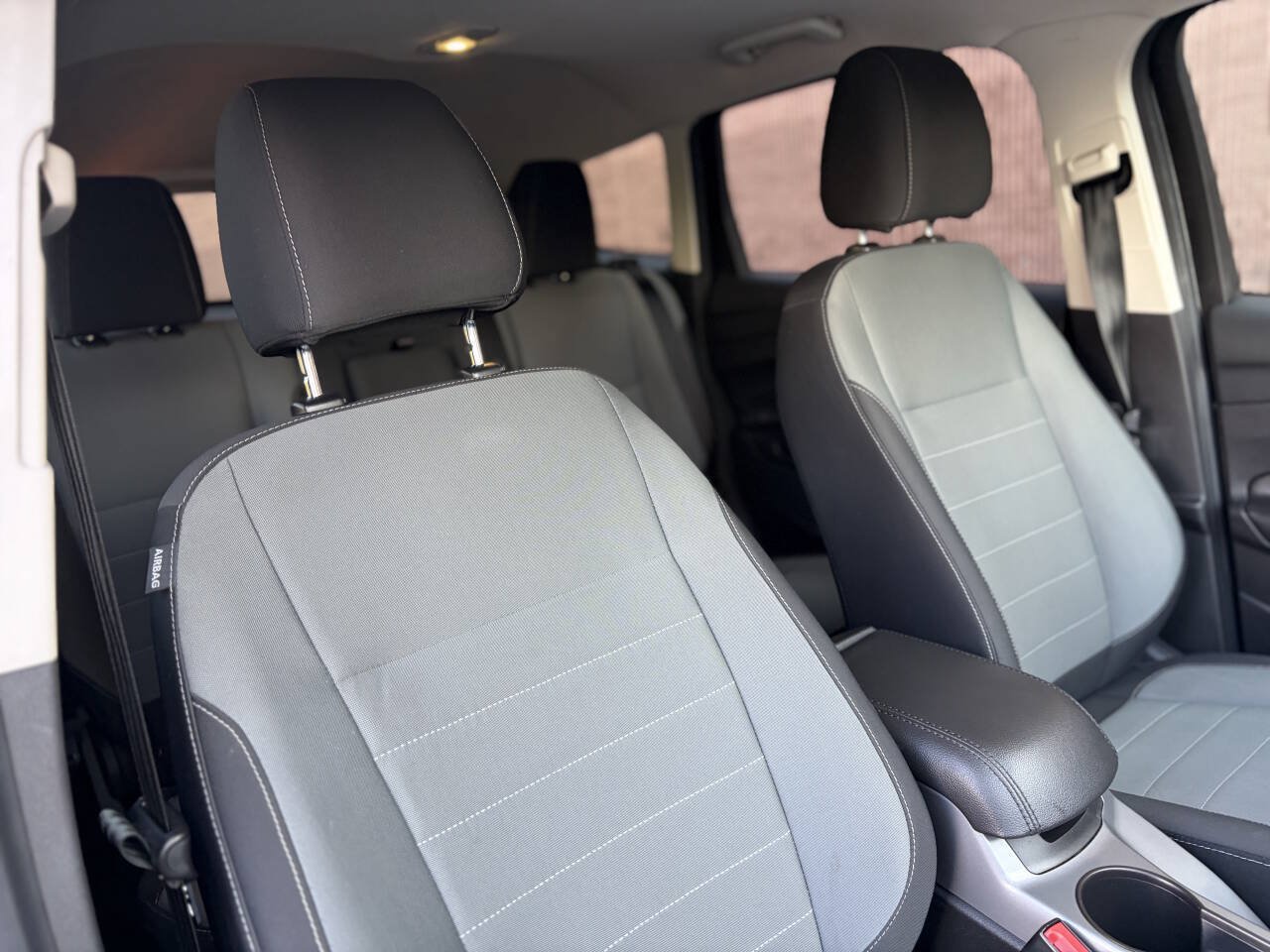 Used 2016 Ford Escape SE FWD image 14