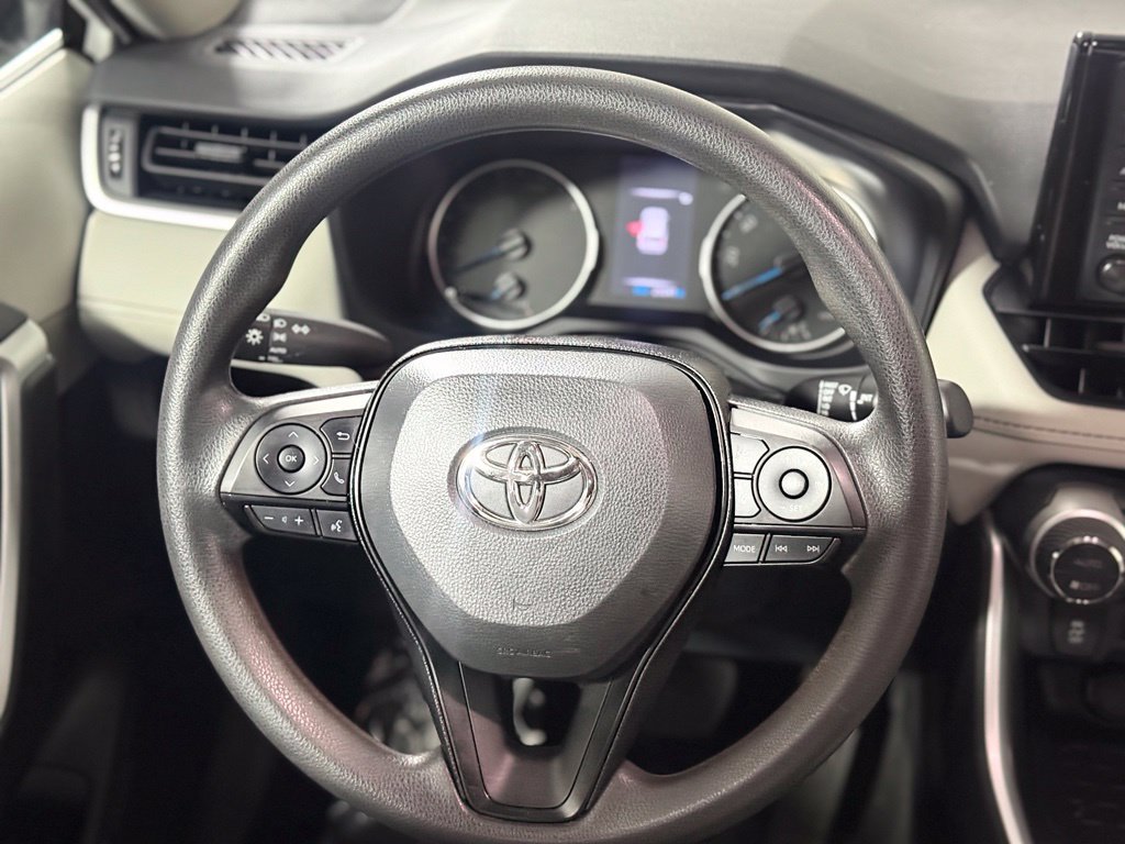 Used 2022 Toyota RAV4 XLE w/ Convenience Package AWD/4WD image 12
