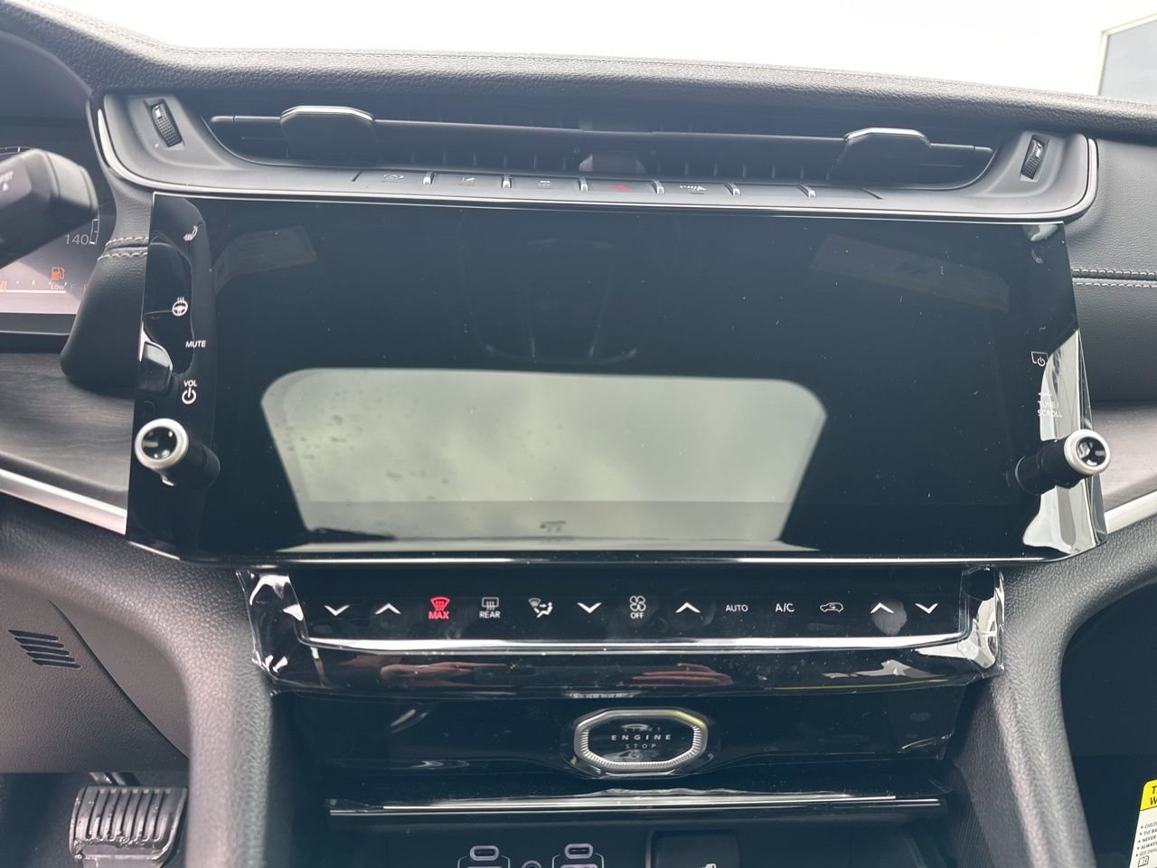 New 2026 Jeep Grand Cherokee Laredo image 19