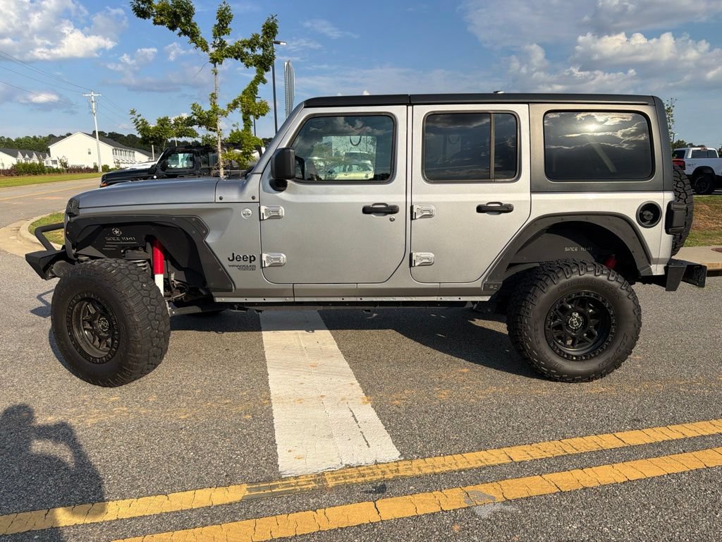 Used 2018 Jeep Wrangler Unlimited Sport S AWD/4WD image 3